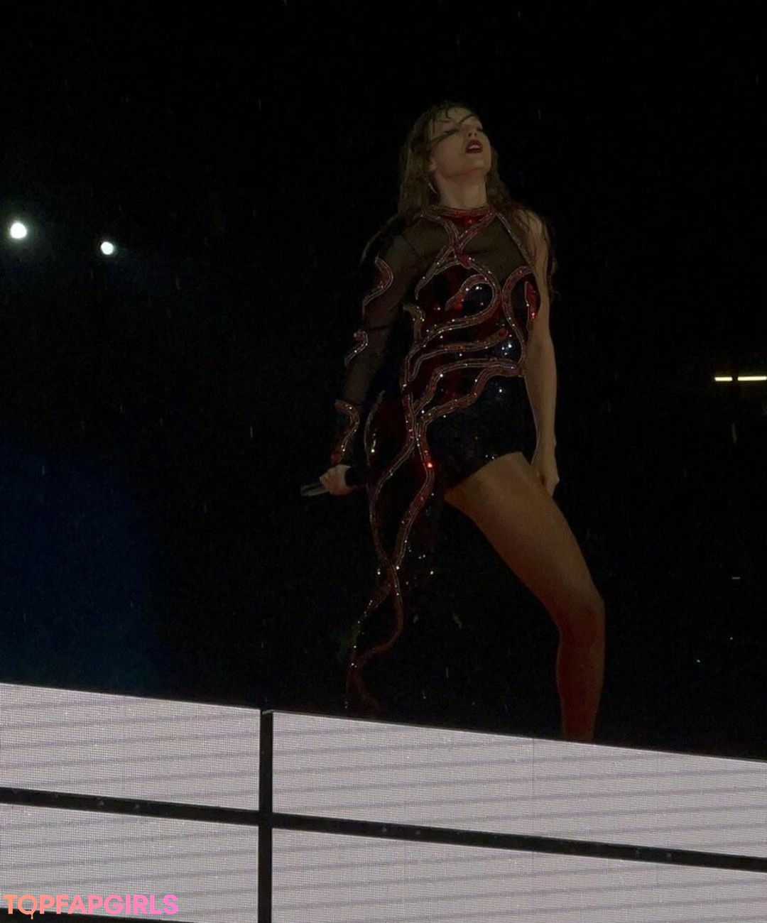 Foto desnuda filtrada de OnlyFans de Taylor Swift #1572