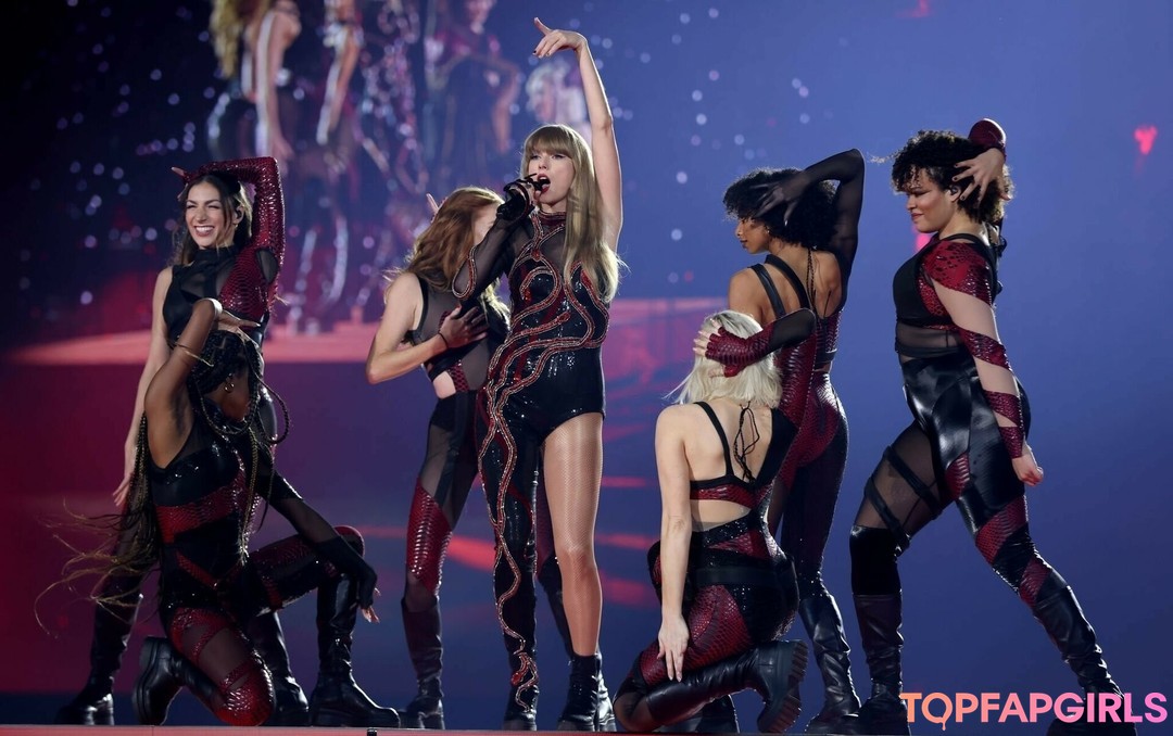 Foto desnuda filtrada de OnlyFans de Taylor Swift #1751