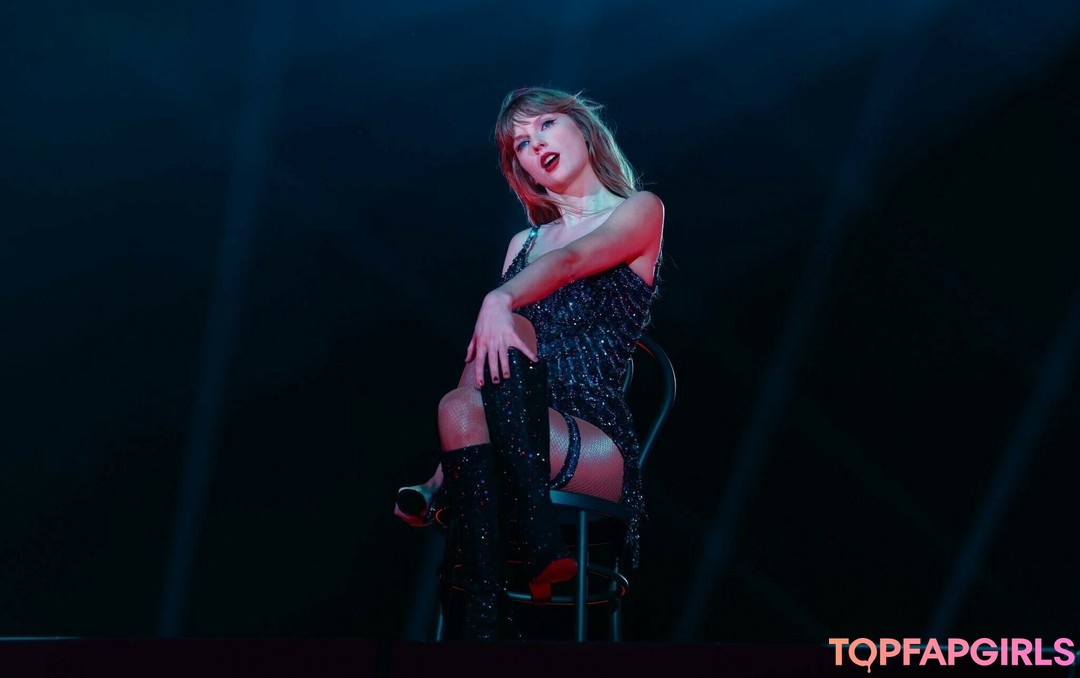 Foto desnuda filtrada de OnlyFans de Taylor Swift #1786