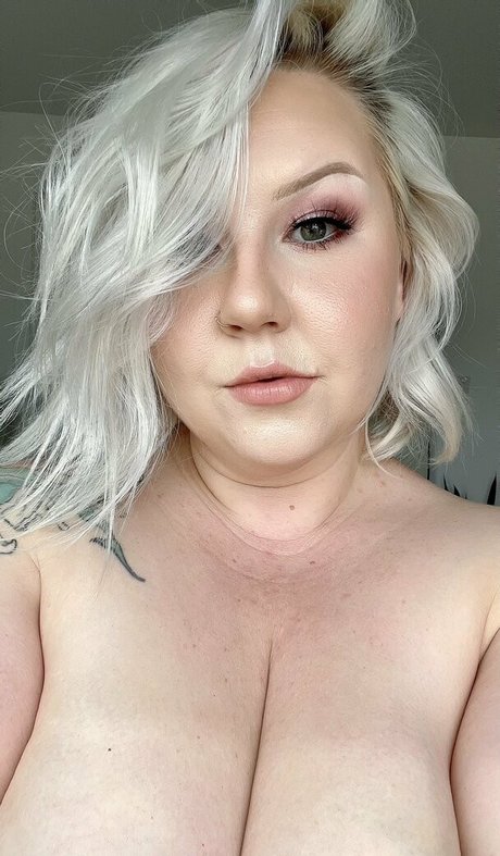 Foto desnuda filtrada de OnlyFans de Violetmae48