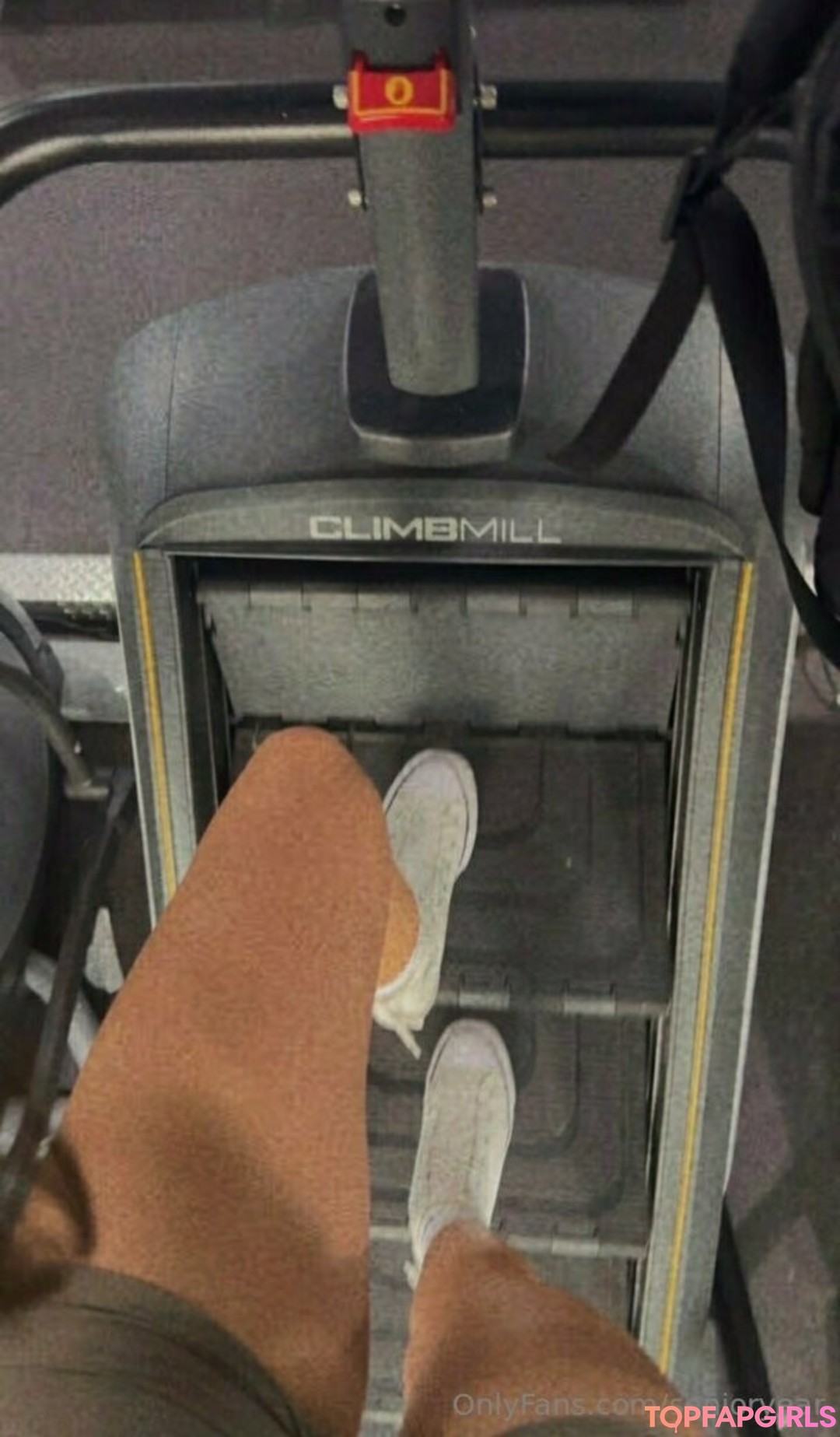 Foto desnuda filtrada de OnlyFans de Senioryear #1047