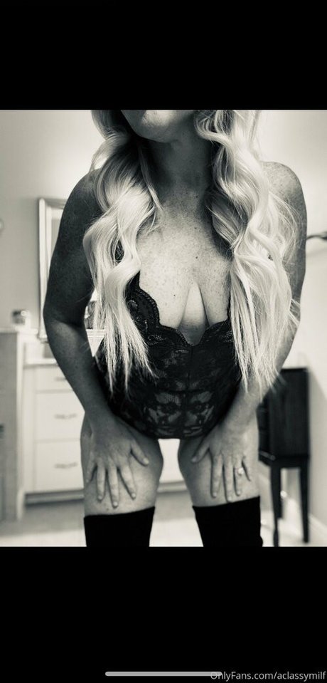 Foto desnuda filtrada de OnlyFans de Aclassymilf