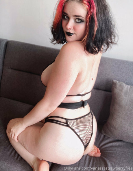 Vanessastrawberryfree