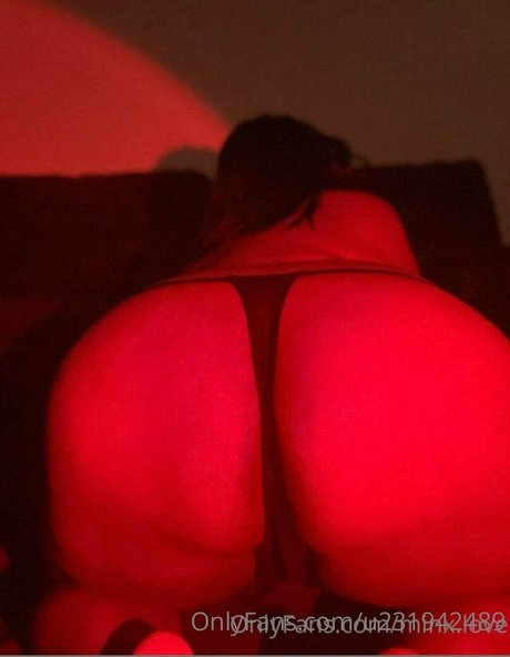 Foto desnuda filtrada de OnlyFans de Poisonbathfairy