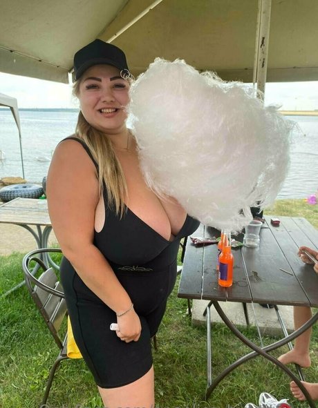 Foto desnuda filtrada de OnlyFans de Angelicabigtitsvip