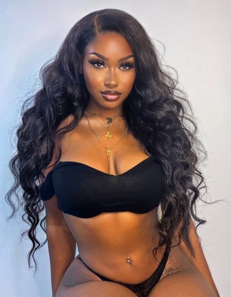Elinda San Foto desnuda filtrada de OnlyFans de Elinda San #29