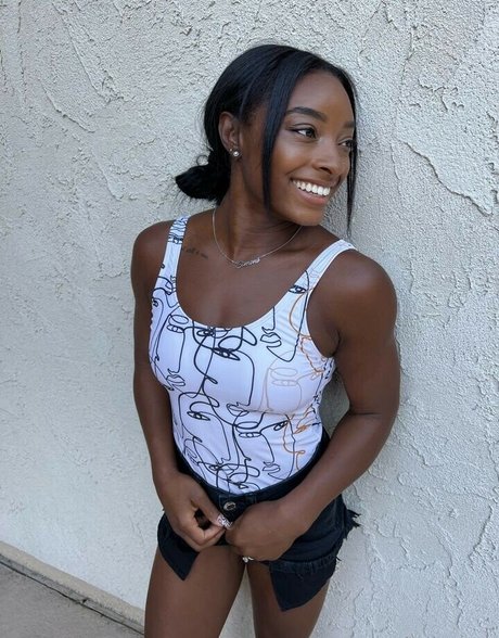 Foto desnuda filtrada de OnlyFans de Simone Biles