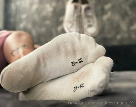 Goddessmona91