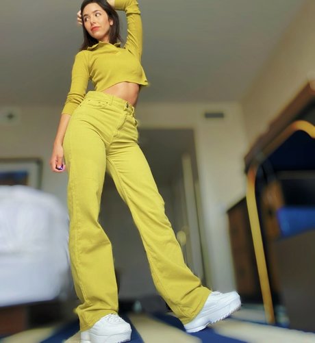 Foto desnuda filtrada de OnlyFans de Asmr Glow