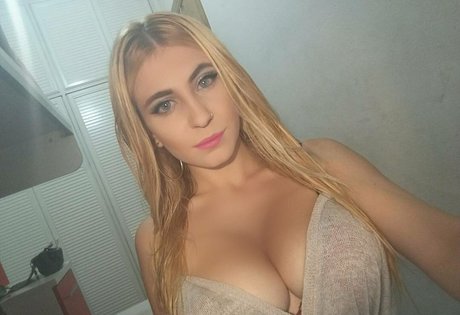 Foto desnuda filtrada de OnlyFans de Mireia Rodriguez