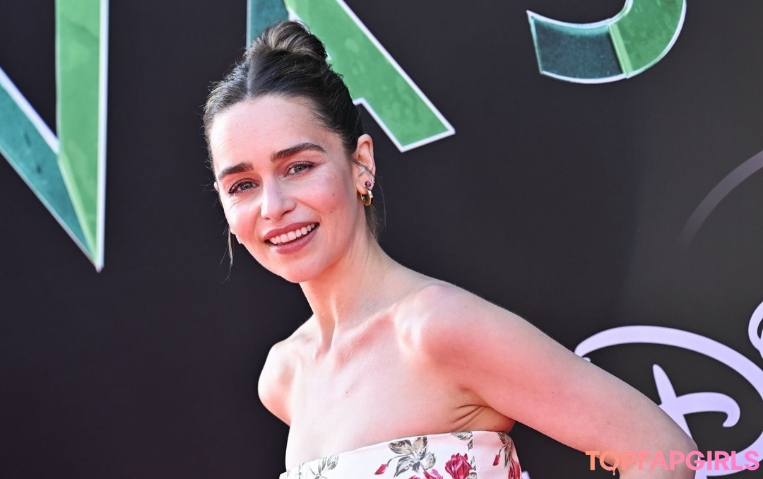 Foto desnuda filtrada de OnlyFans de Emilia Clarke #1042