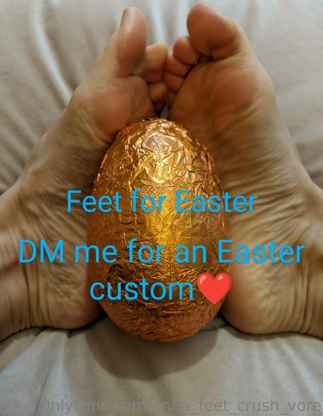 Anna_feet_crush_vore