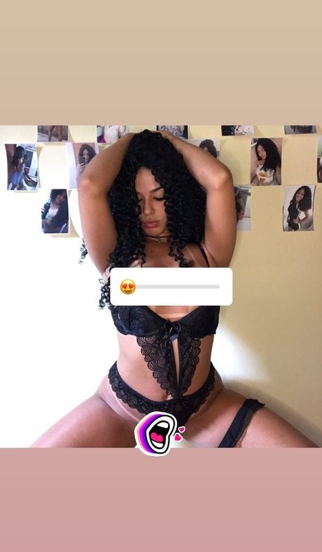 Foto desnuda filtrada de OnlyFans de Mirian Gabriela