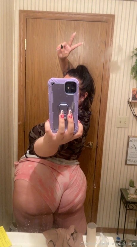 Hornythickitten