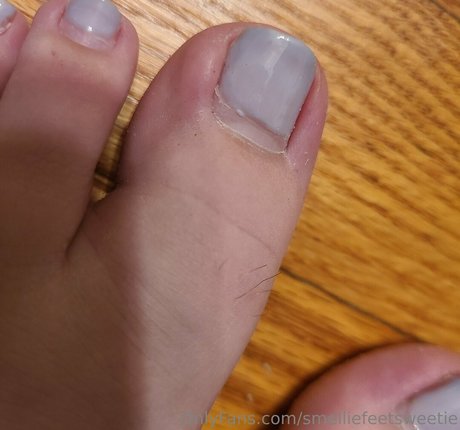 Smelliefeetsweetie