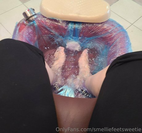 Smelliefeetsweetie