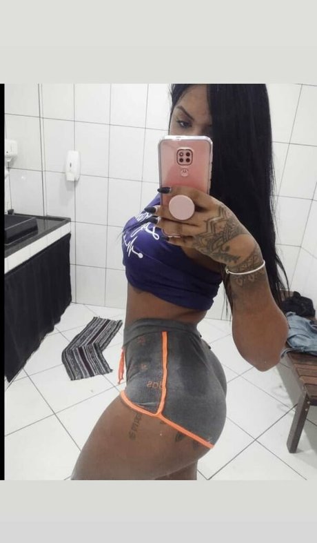 Foto desnuda filtrada de OnlyFans de Julia Lima