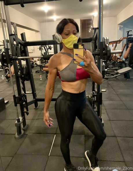 Foto desnuda filtrada de OnlyFans de Shemale23cm