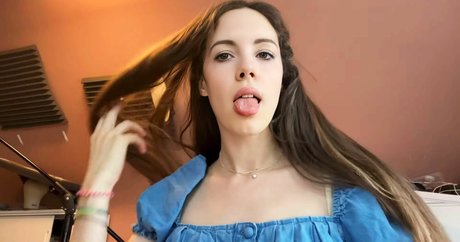 Foto desnuda filtrada de OnlyFans de Rapunzel Asmr