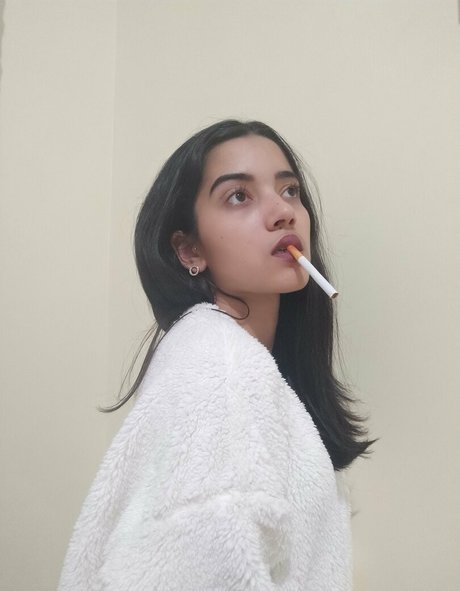 Foto desnuda filtrada de OnlyFans de Thebeautyofsmoking