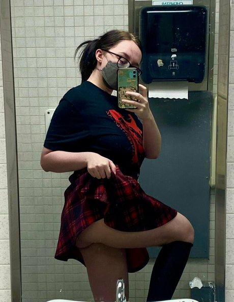 Foto desnuda filtrada de OnlyFans de Faintofart