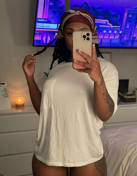 Therealbombshell_mint