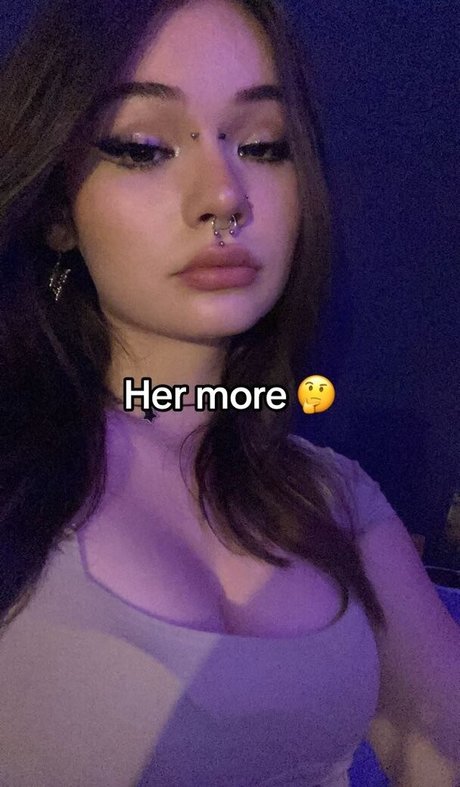 Foto desnuda filtrada de OnlyFans de Thesluttygrunge