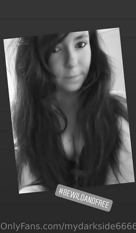 Foto desnuda filtrada de OnlyFans de Mydarkside6666