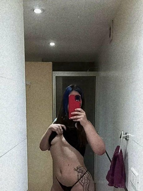 Foto desnuda filtrada de OnlyFans de Ladyhell