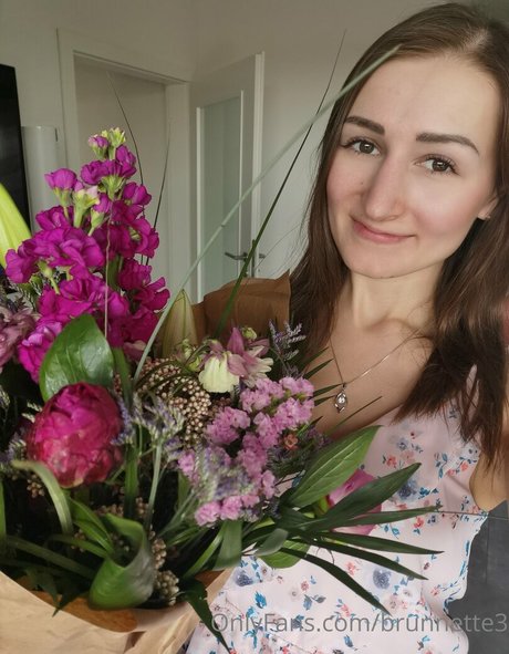 Brunnette3