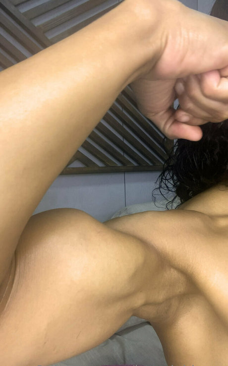 Foto desnuda filtrada de OnlyFans de Brendabiceps