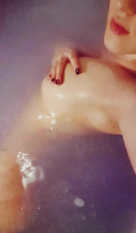 Foto desnuda filtrada de OnlyFans de Lunaticalwitch