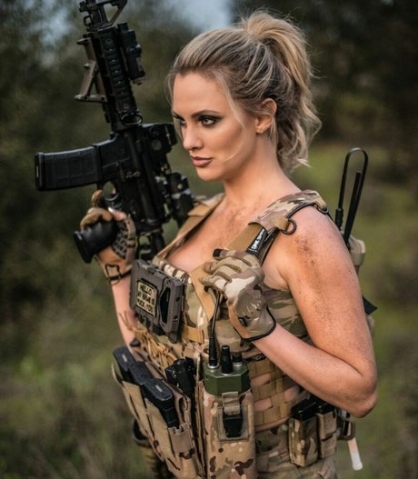 Girls With Guns