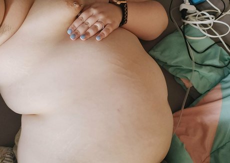Foto desnuda filtrada de OnlyFans de Babydollbelly