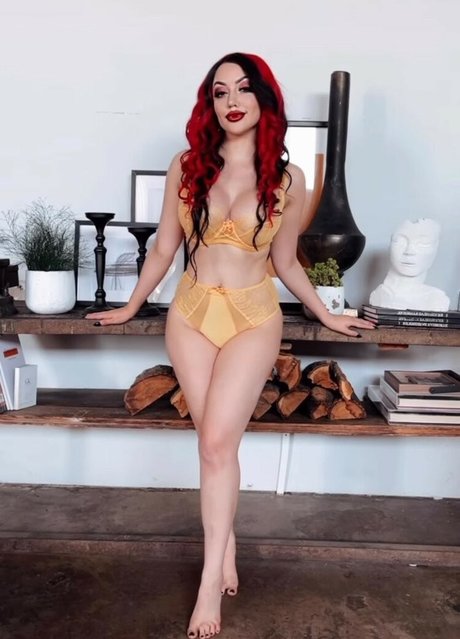 Dani Divine