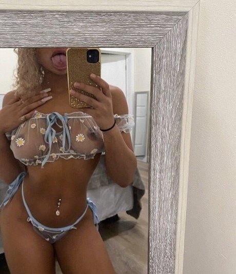 Foto desnuda filtrada de OnlyFans de Imannijackson