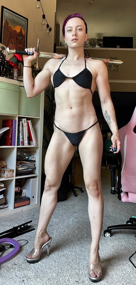 Claire Max