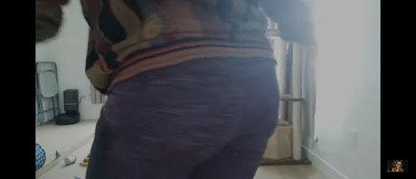 Foto desnuda filtrada de OnlyFans de Asmr Alysaa