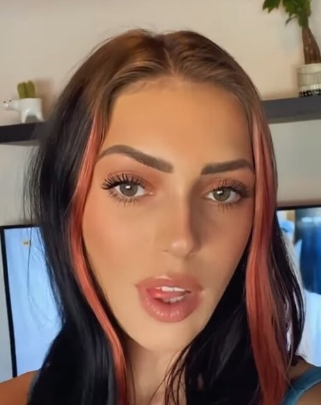 Foto desnuda filtrada de OnlyFans de Miss Star