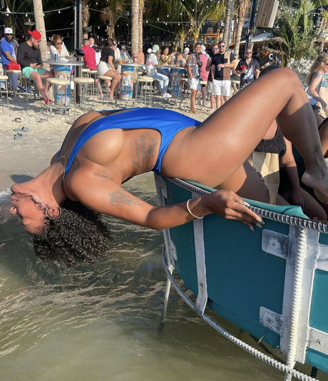 Foto desnuda filtrada de OnlyFans de Danielle Sylvester