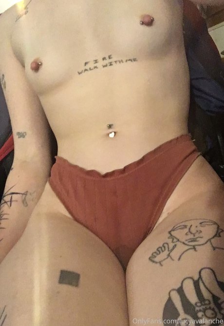 Foto desnuda filtrada de OnlyFans de Lucyxmachina