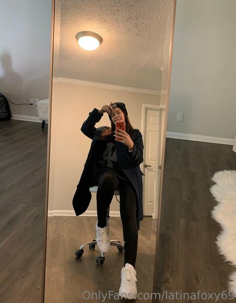Latinafoxy69
