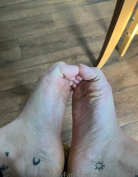 Foto desnuda filtrada de OnlyFans de Allyismyname