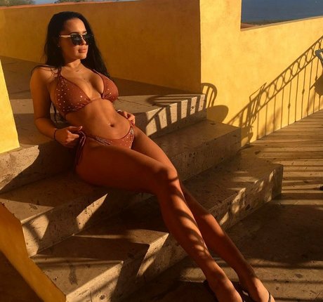 Foto desnuda filtrada de OnlyFans de Sarah Love Macdonald