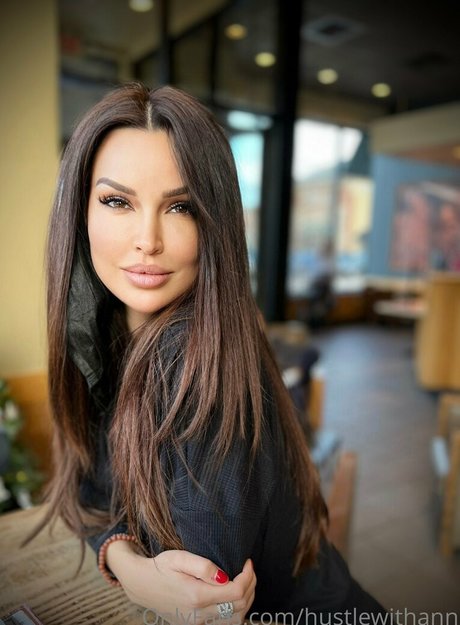Hustlewithann