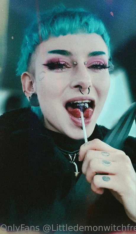 Foto desnuda filtrada de OnlyFans de Littledemonwitchfree
