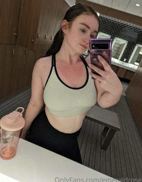 Foto desnuda filtrada de OnlyFans de Emeraldrose