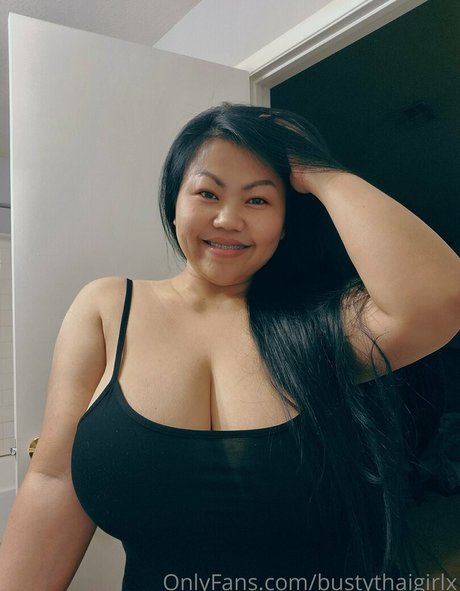 Bustythaigirlx