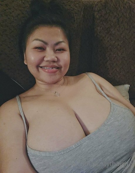 Bustythaigirlx