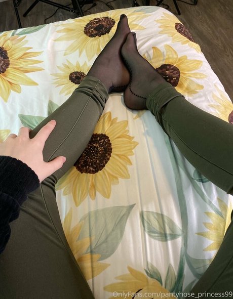 Pantyhoseprincess99